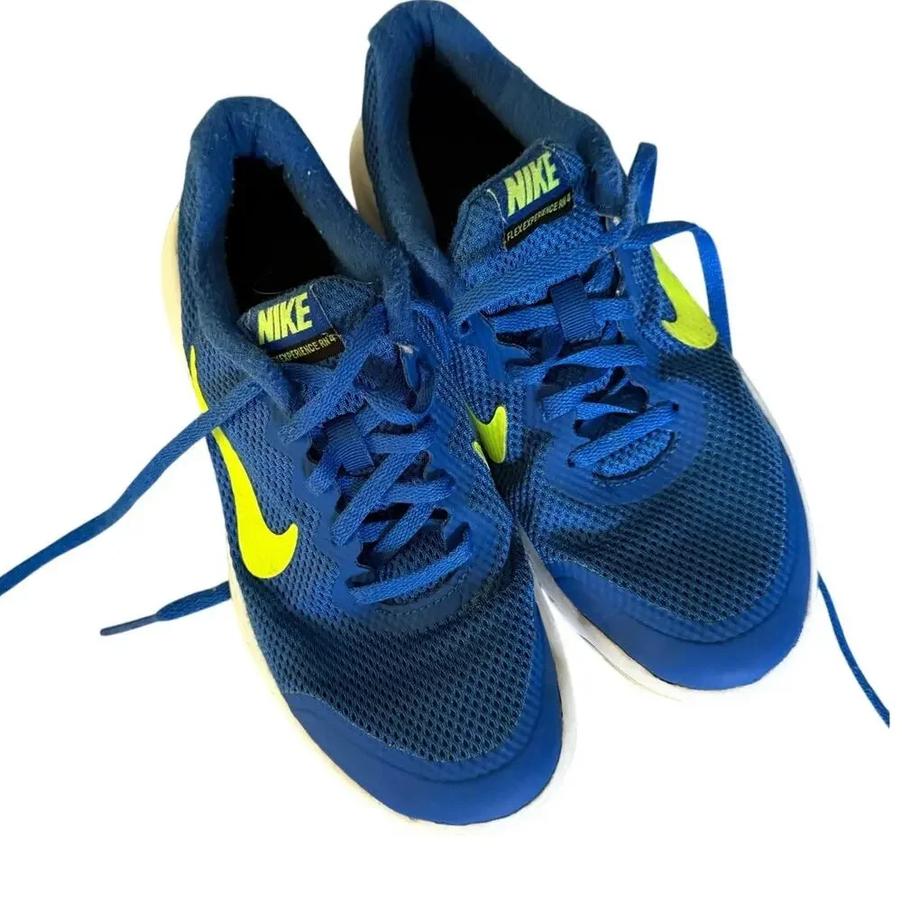 Nike blue tie sneaker size 5